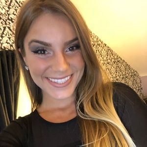 Meet your Posher, Alyssa